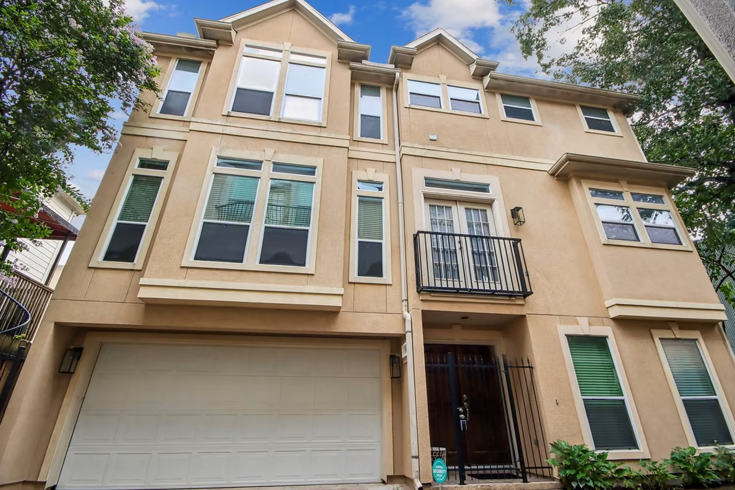 Photo 2 of 810 Malone Street, Houston, TX