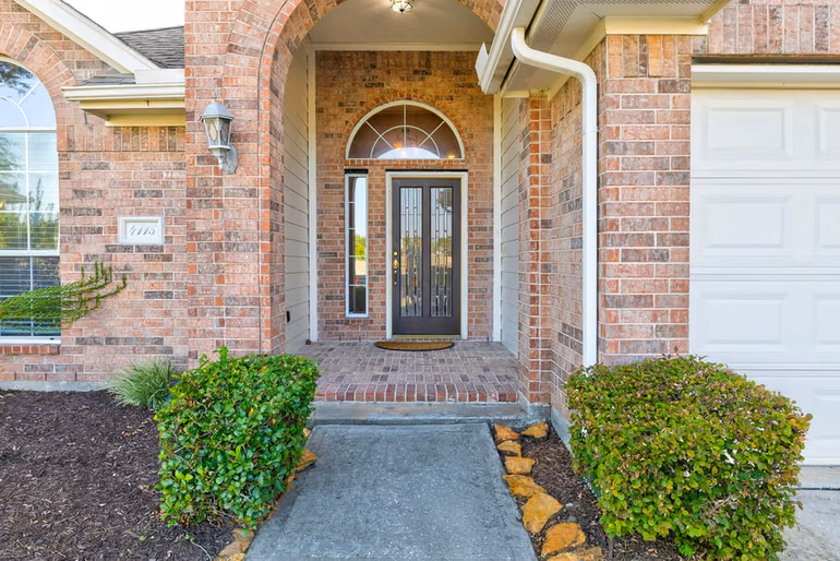 Photo 2 of 4115 Applerock Drive, Baytown, TX