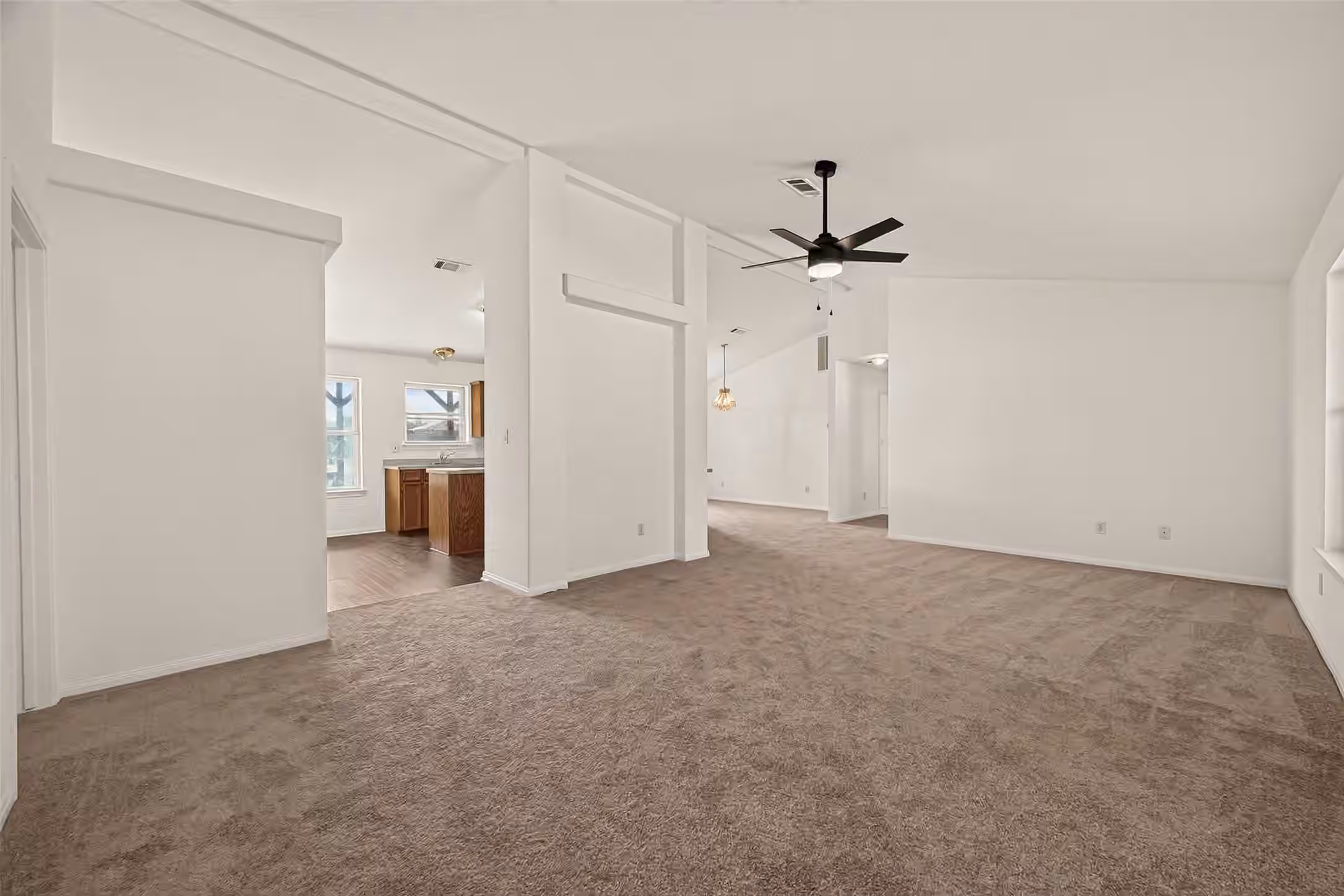 Photo 6 of 831 Easy St, La Porte, TX