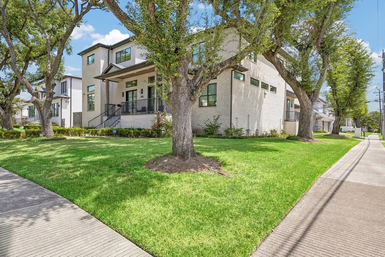 Photo 2 of 4951 Valkeith Drive, Houston, TX