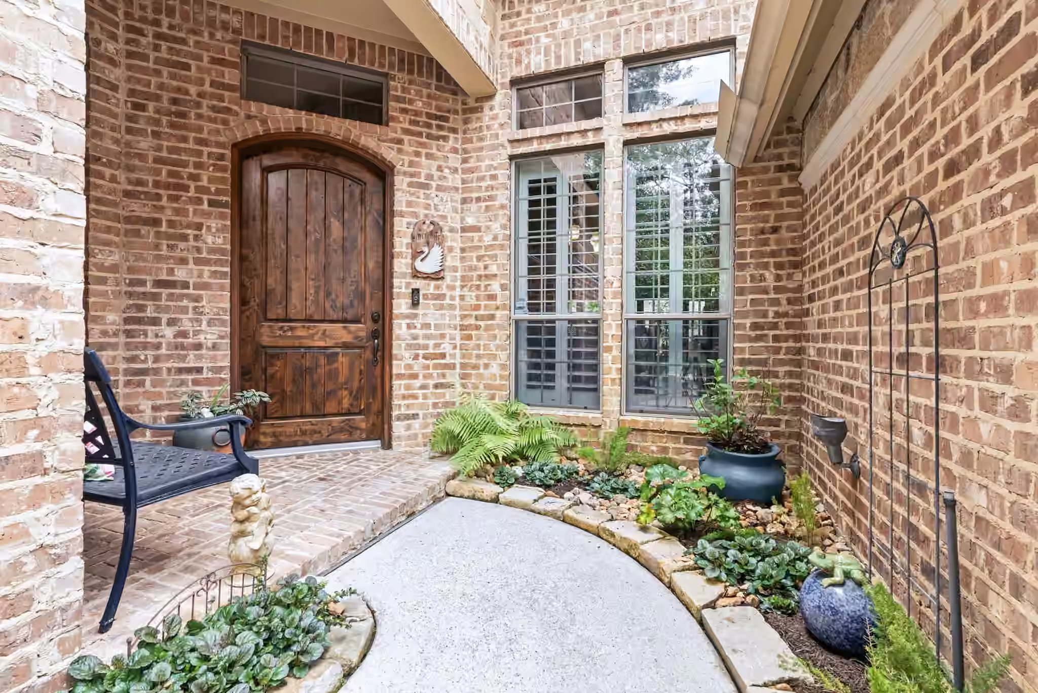 Photo 4 of 99 N Mews Wood Court, The Woodlands, TX
