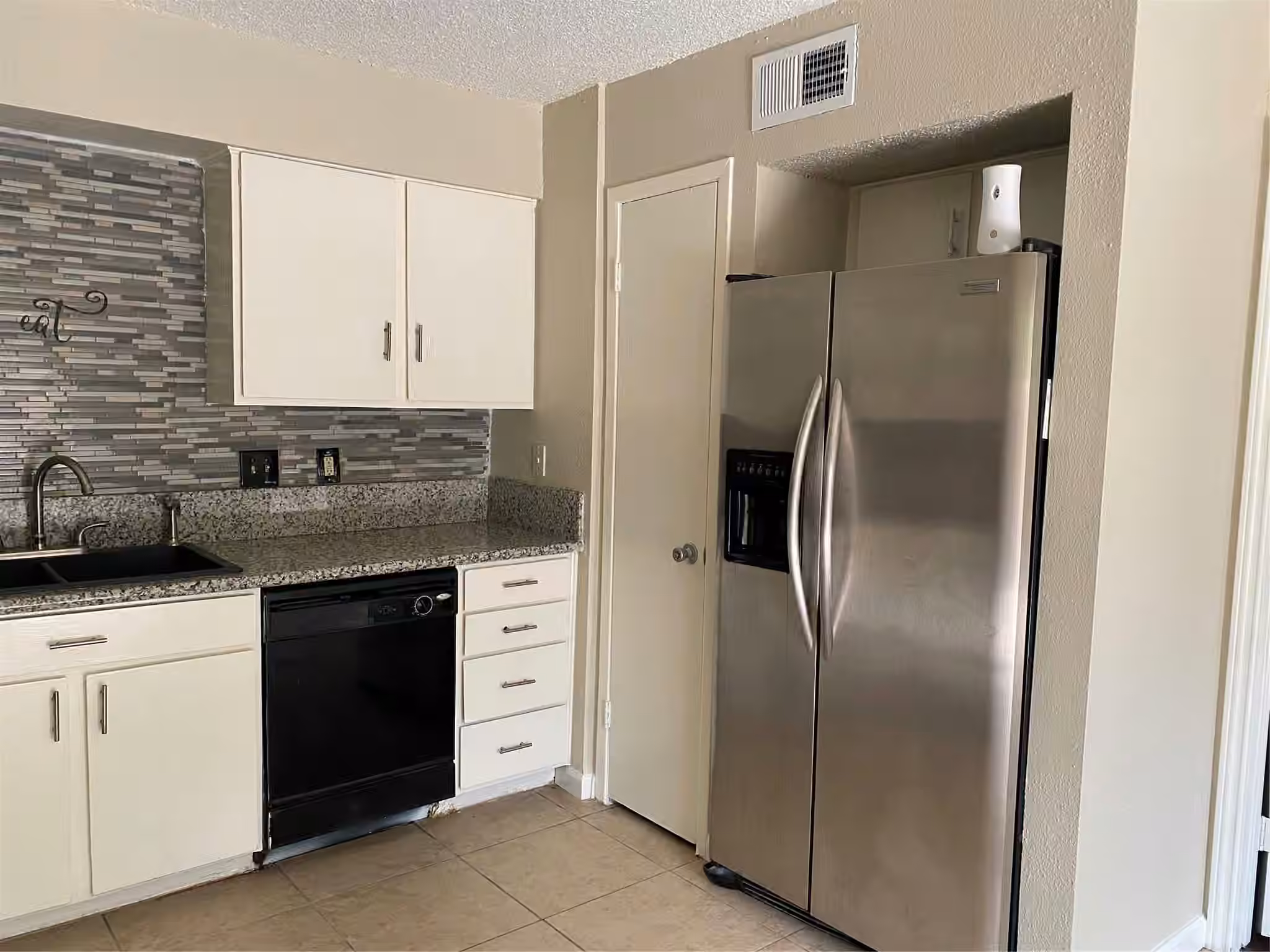 Photo 6 of 12054 Mighty Oak Drive B, Houston, TX