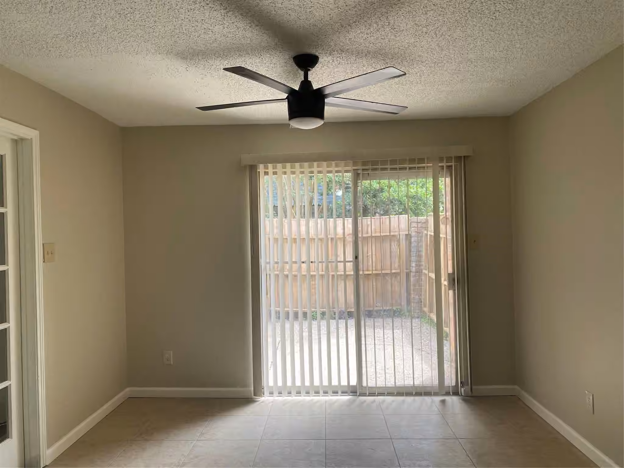 Photo 7 of 12054 Mighty Oak Drive B, Houston, TX