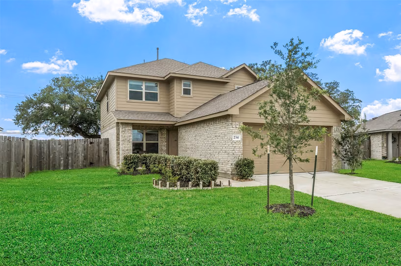 Photo 3 of 234 Bennett Loop, Angleton, TX