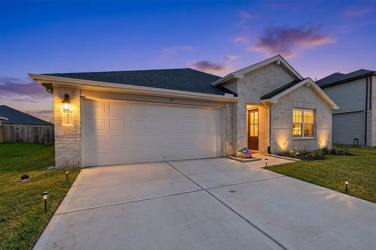 Photo 2 of 4320 Rustling Aspen Drive, Rosenberg, TX
