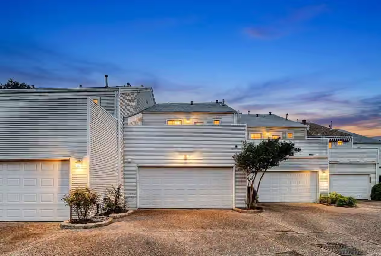 Photo 2 of 2113 Waugh Drive, Houston, TX