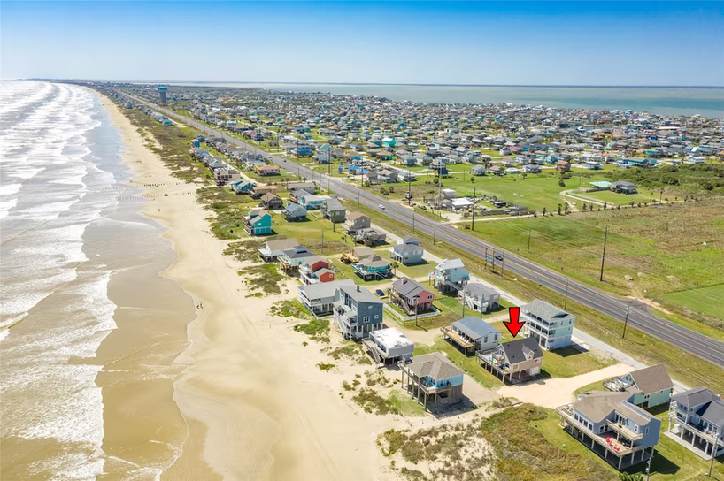 Photo 4 of 21321 Gulf Drive, Galveston, TX