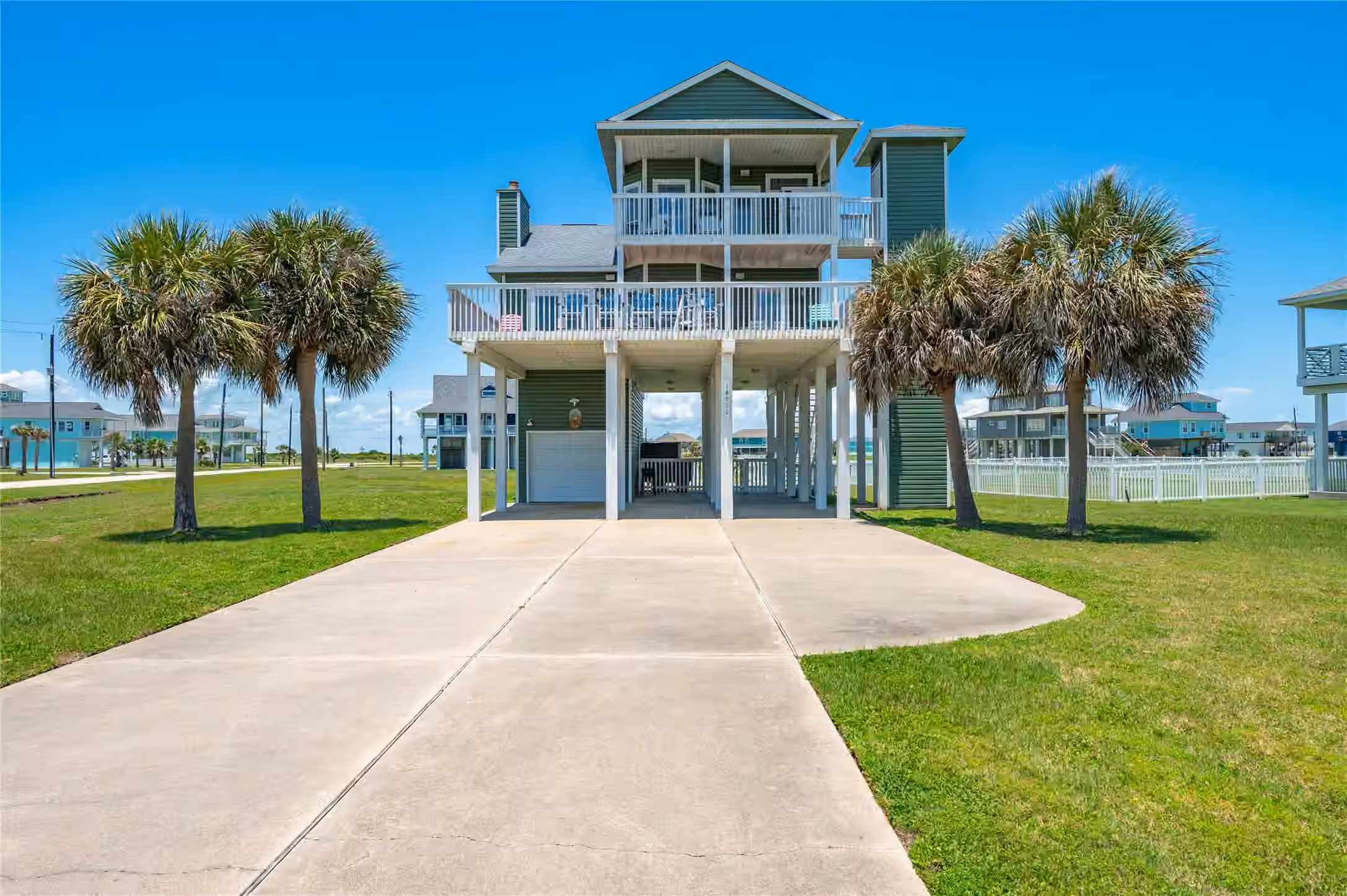 Photo 4 of 18902 Shaman Drive, Galveston, TX