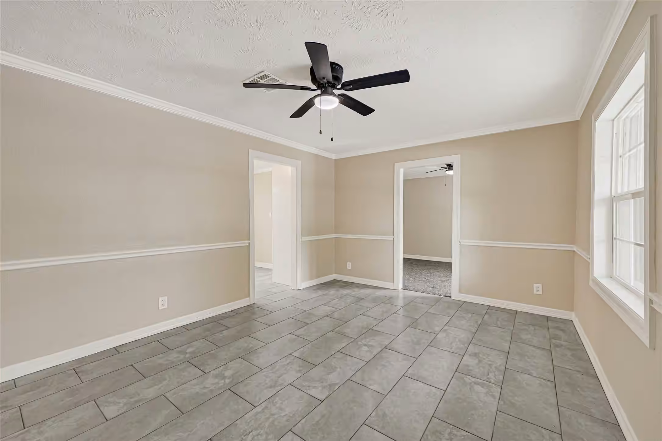 Photo 3 of 8526 Vennard Road, Houston, TX