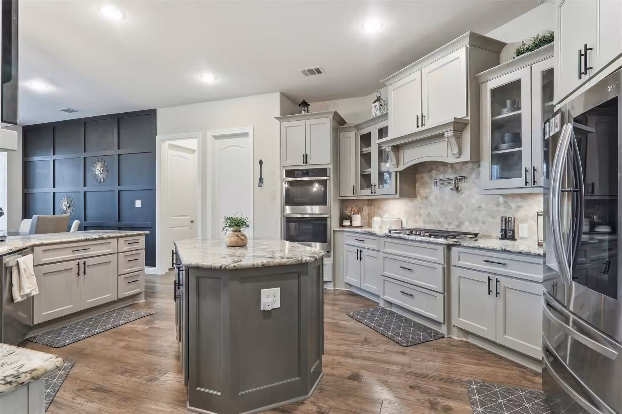 Photo 4 of 11219 Hillside Knoll Lane, Cypress, TX