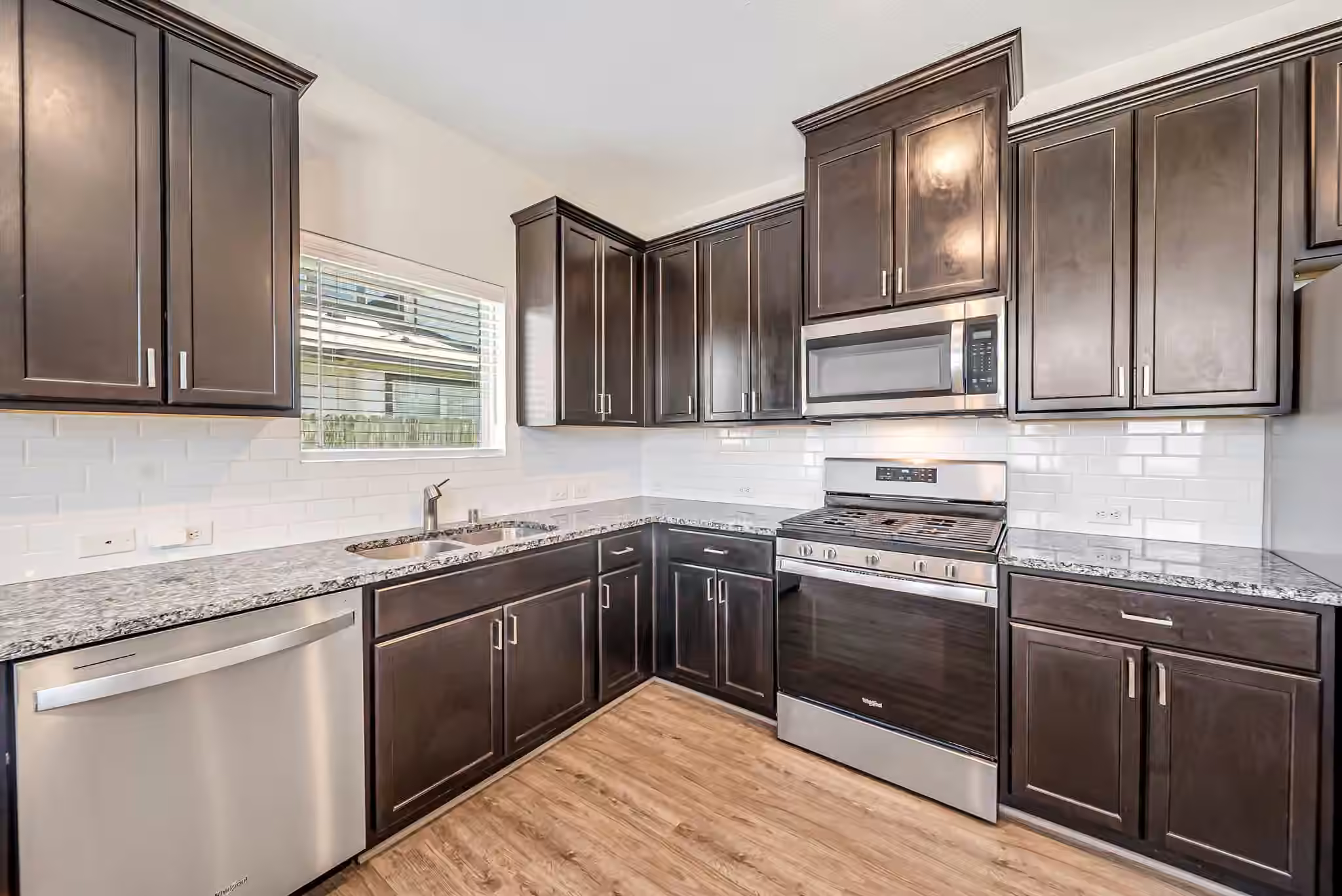 Photo 4 of 7114 Elgin Street, Pearland, TX