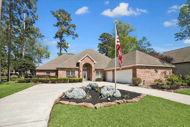 Photo of 705 Fairway Oaks, Conroe, TX