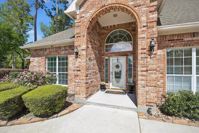 Photo 7 of 705 Fairway Oaks, Conroe, TX