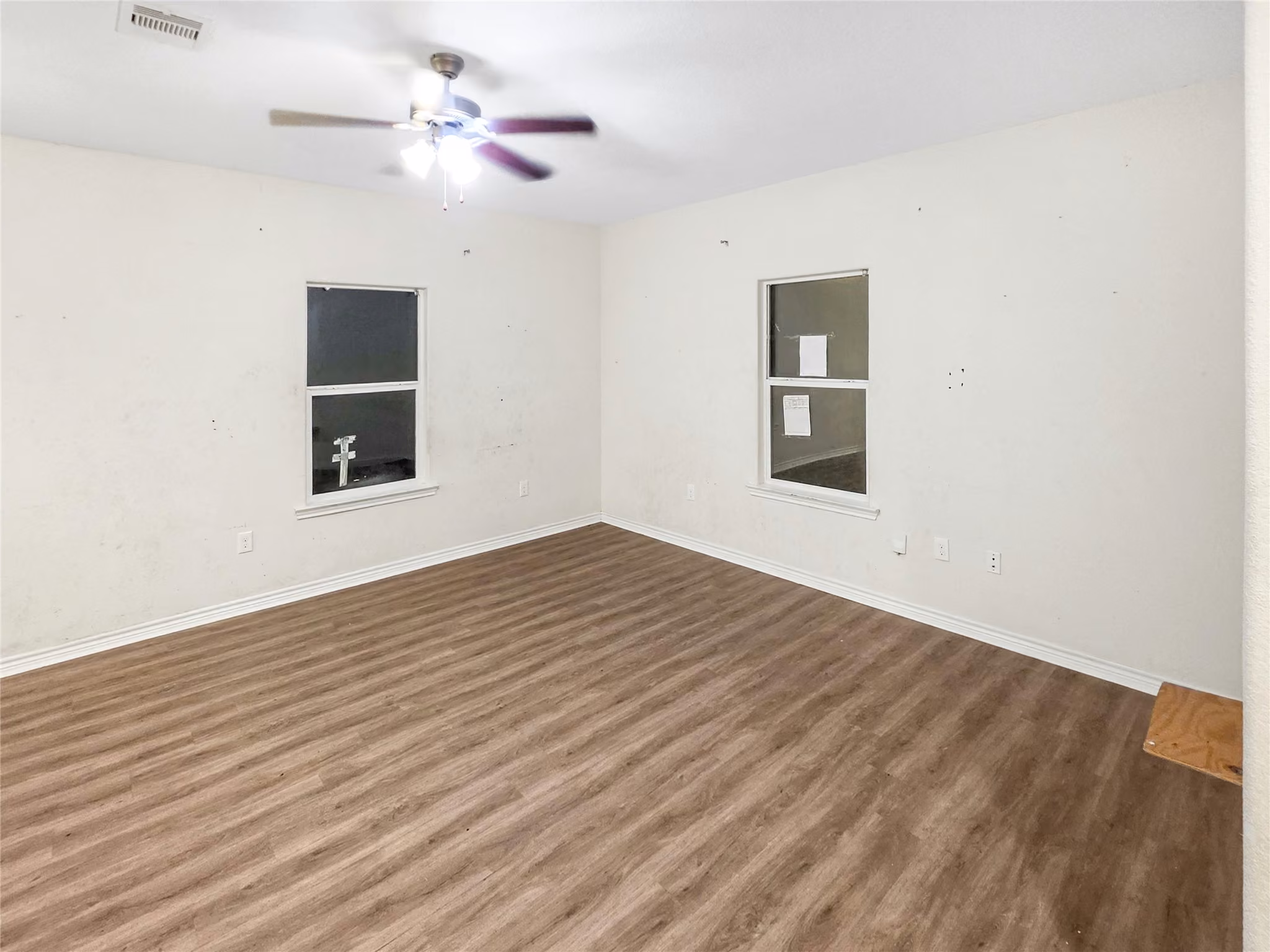 Photo 3 of 303 S 4th Street, Alvin, TX