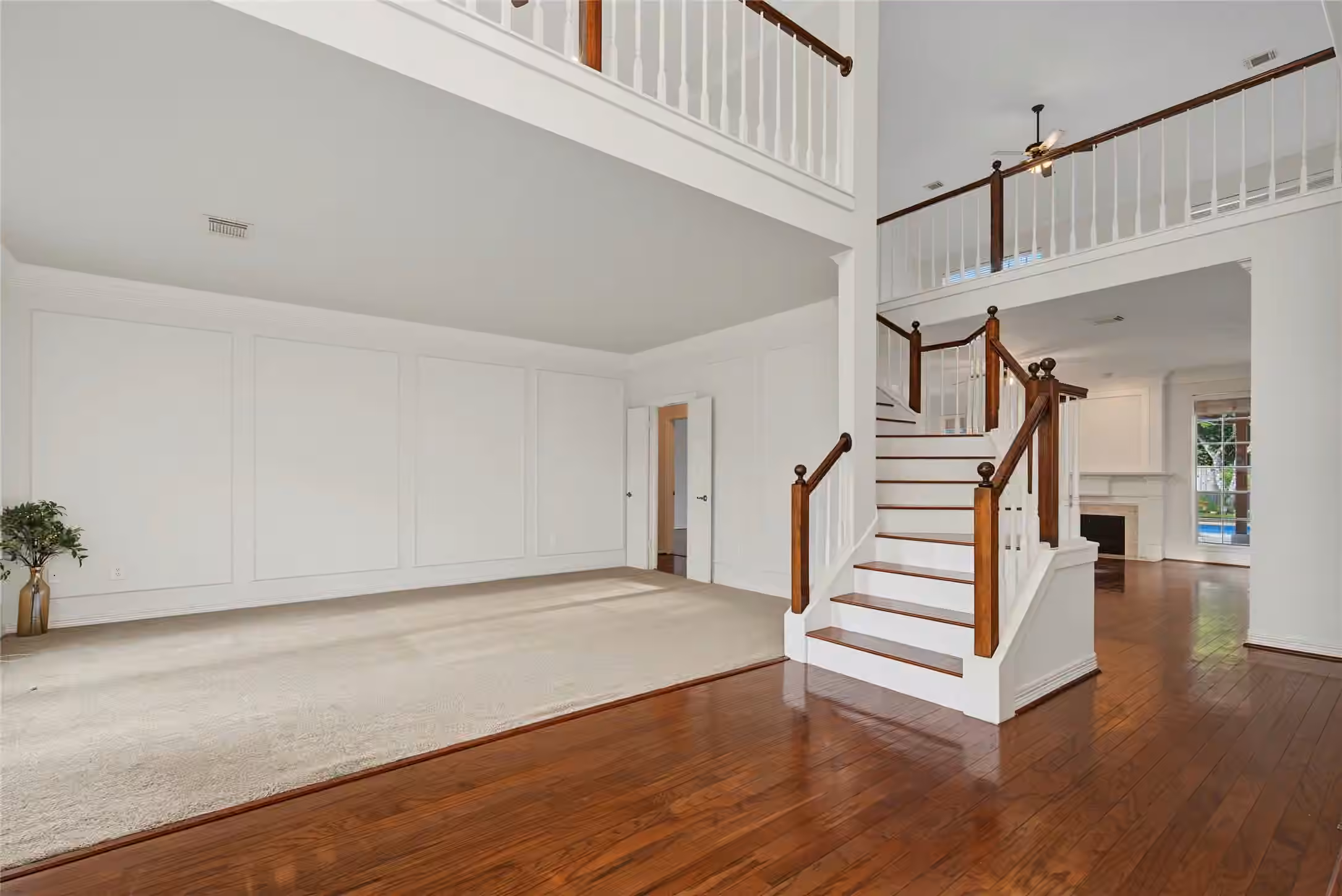 Photo 4 of 4802 Yorkshire Street, Sugar Land, TX