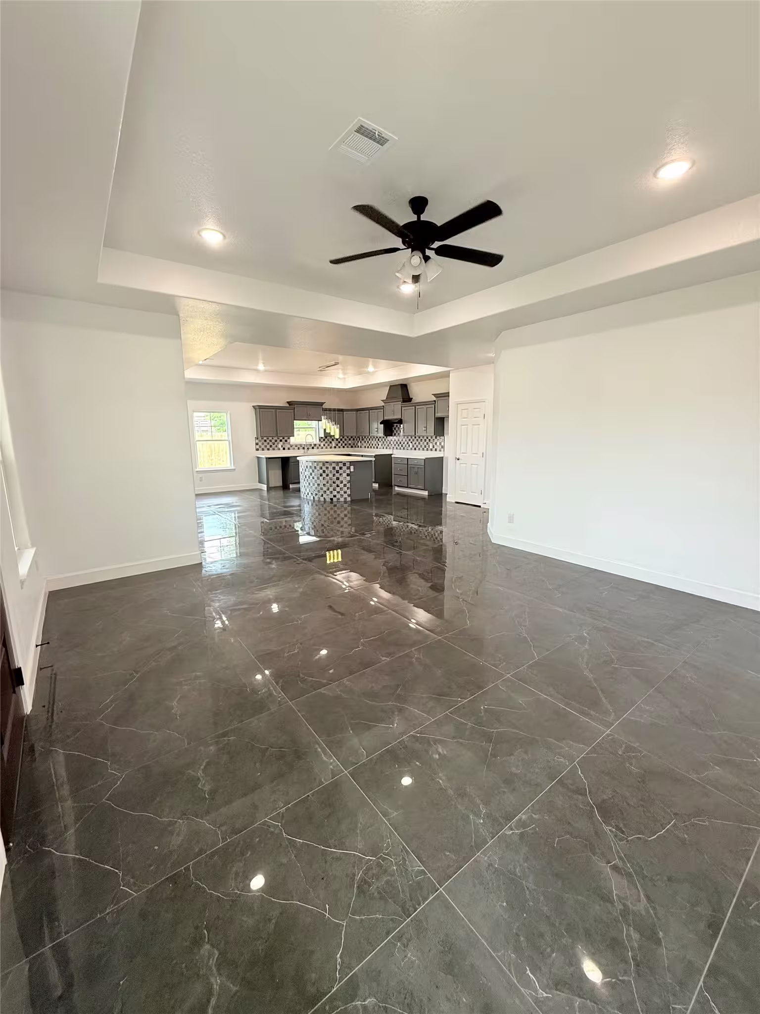 Photo 4 of 2750 County Road 3540, Cleveland, TX