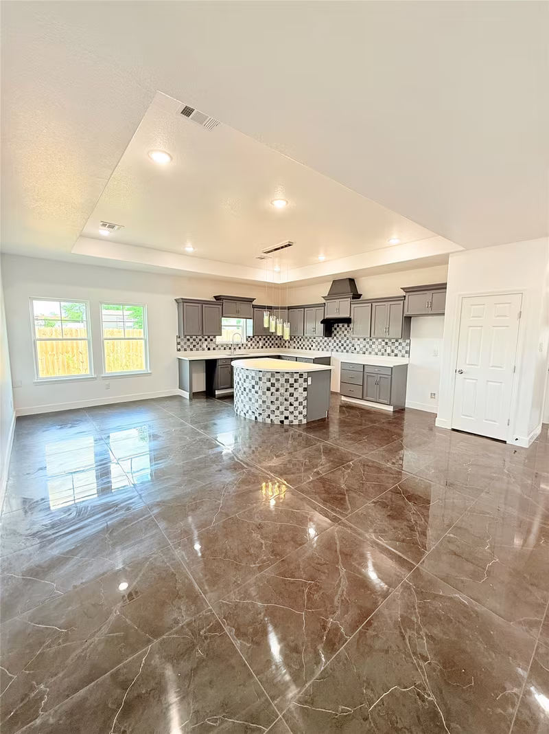 Photo 6 of 2750 County Road 3540, Cleveland, TX