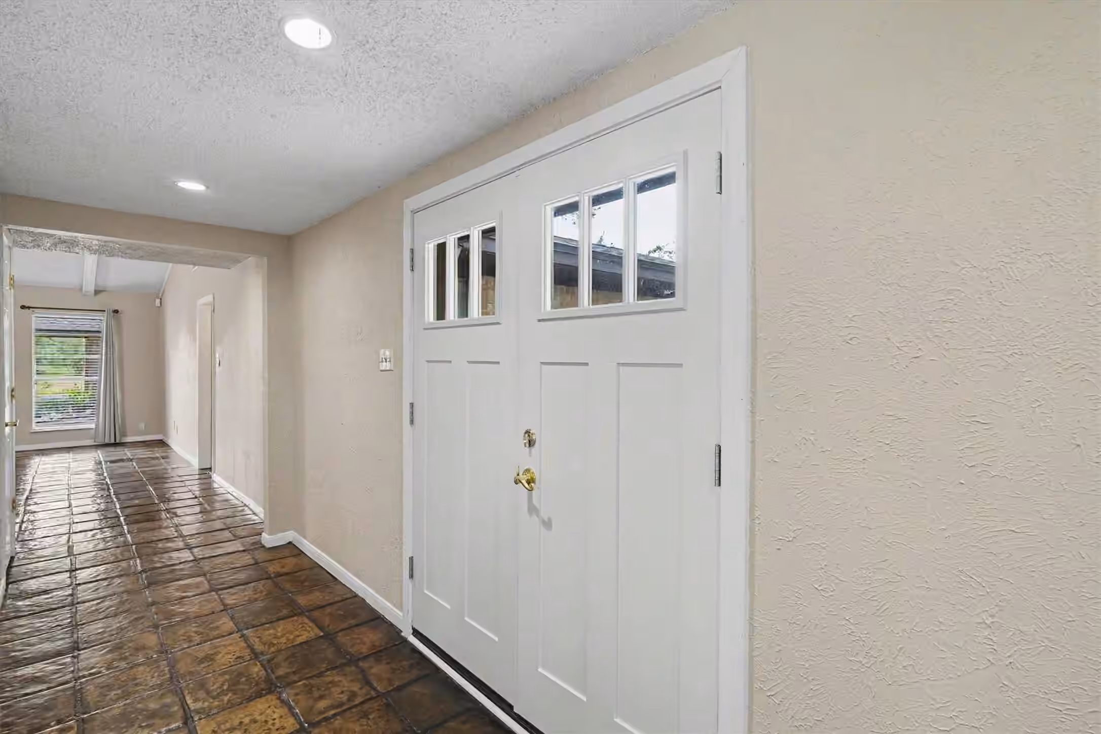 Photo 3 of 2301 Longwood Drive, Pearland, TX