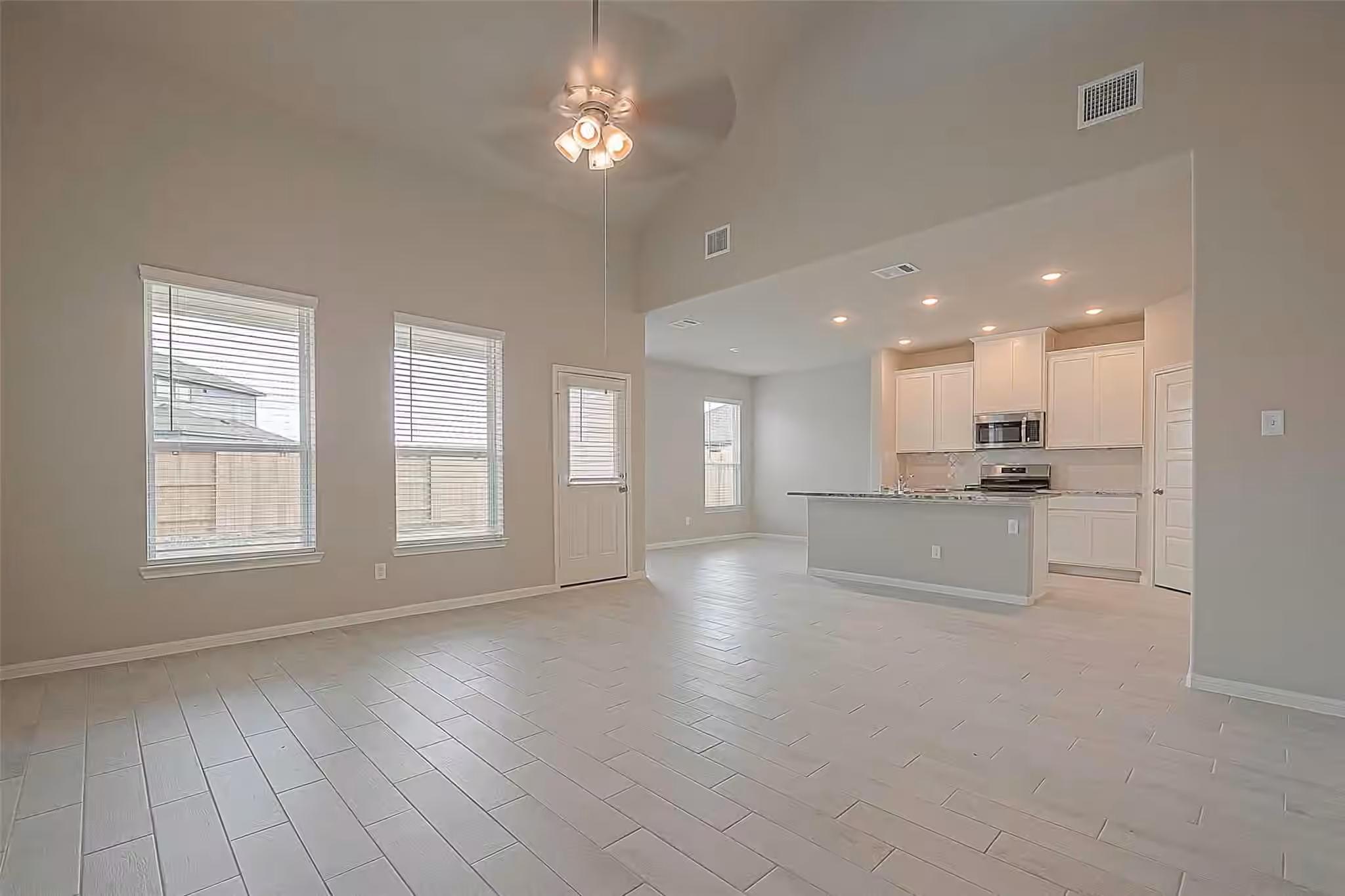Photo 5 of 2923 Copper Falls Drive, Iowa Colony, TX