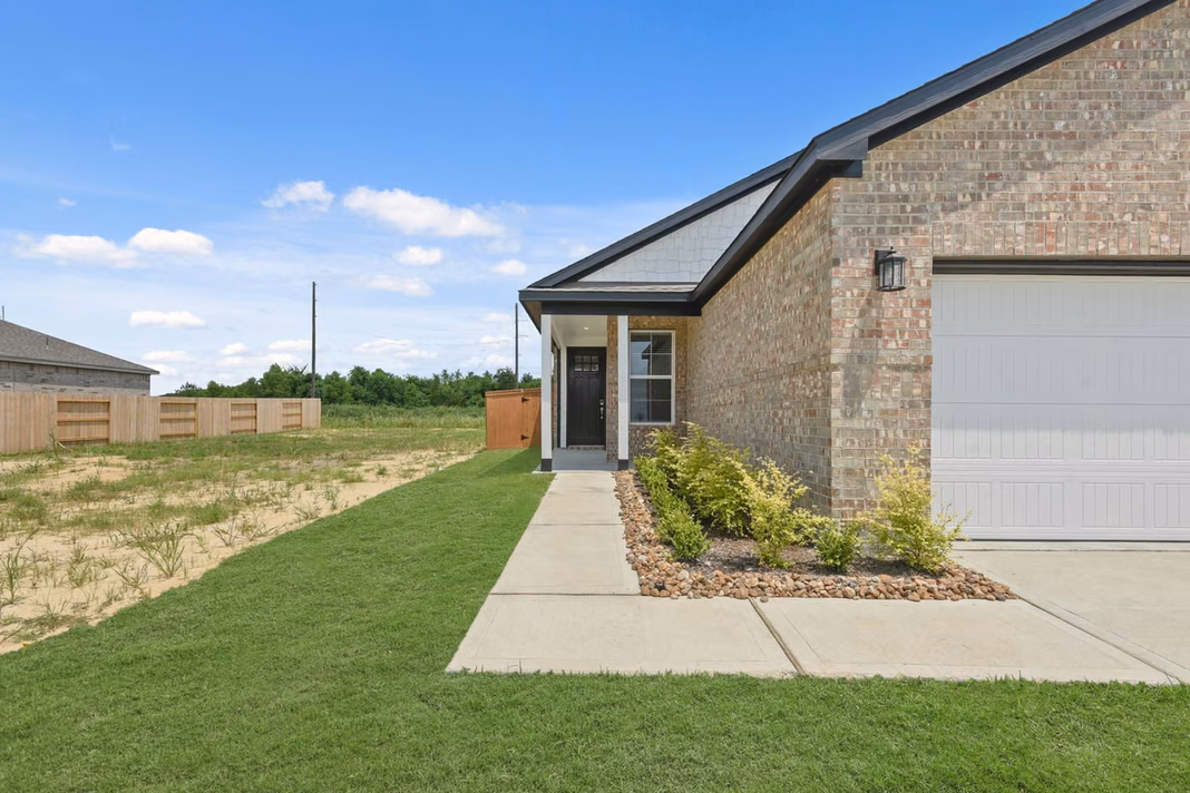 Photo 4 of 460 Long Branch Drive, Dayton, TX