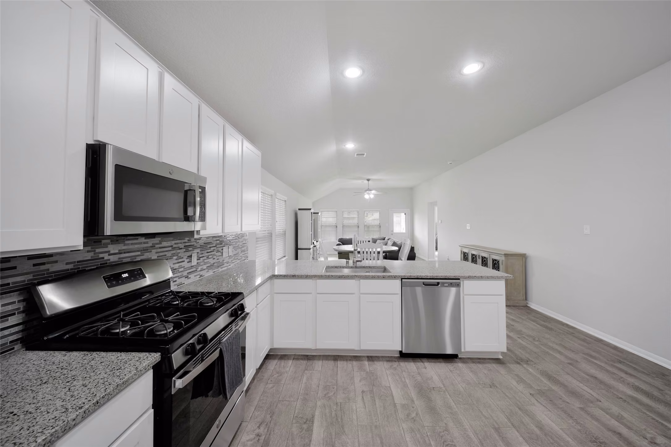 Photo 5 of 15111 Dalmak Green Drive, Humble, TX