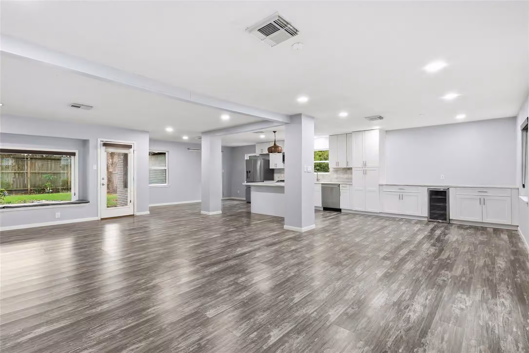 Photo 3 of 5347 Rutherglenn Drive, Houston, TX