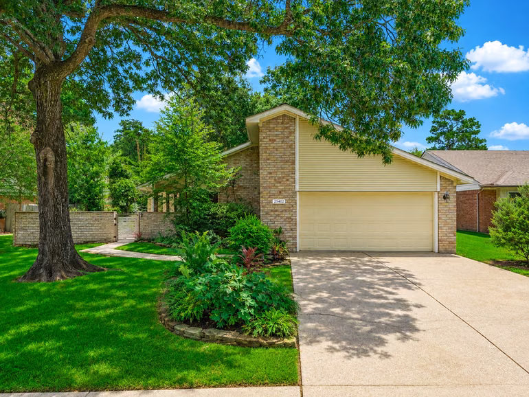 Photo 2 of 25402 Beaverwood Drive, Spring, TX