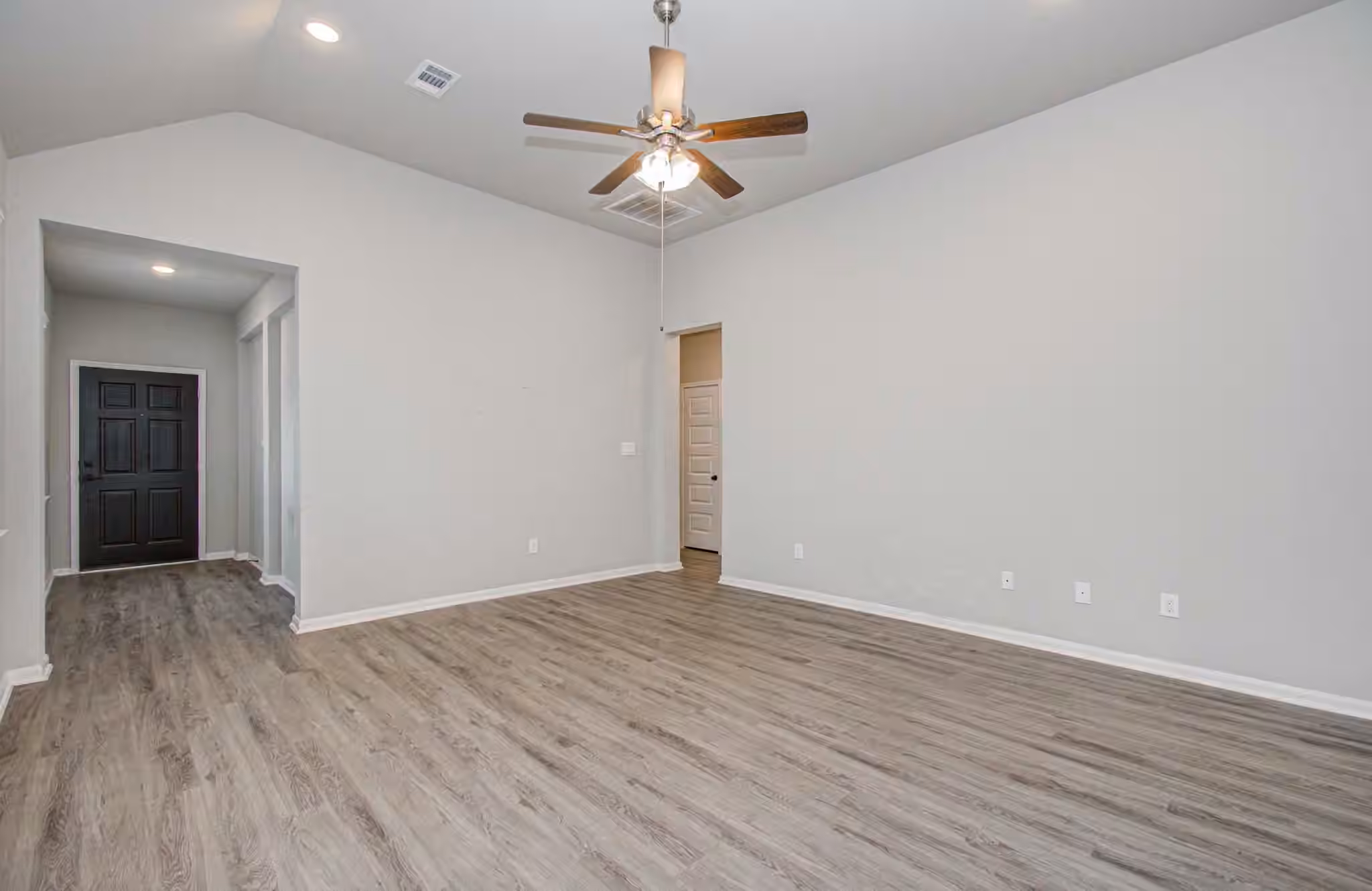 Photo 6 of 18621 Hunter William Way, New Caney, TX