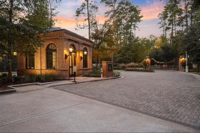Photo 3 of 241 Eminence Isle, Montgomery, TX