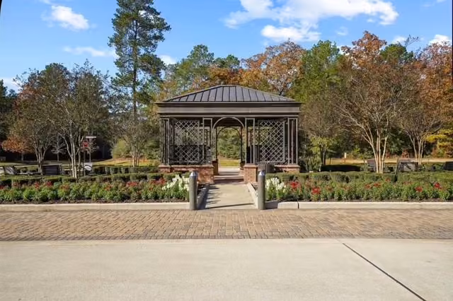 Photo 5 of 241 Eminence Isle, Montgomery, TX