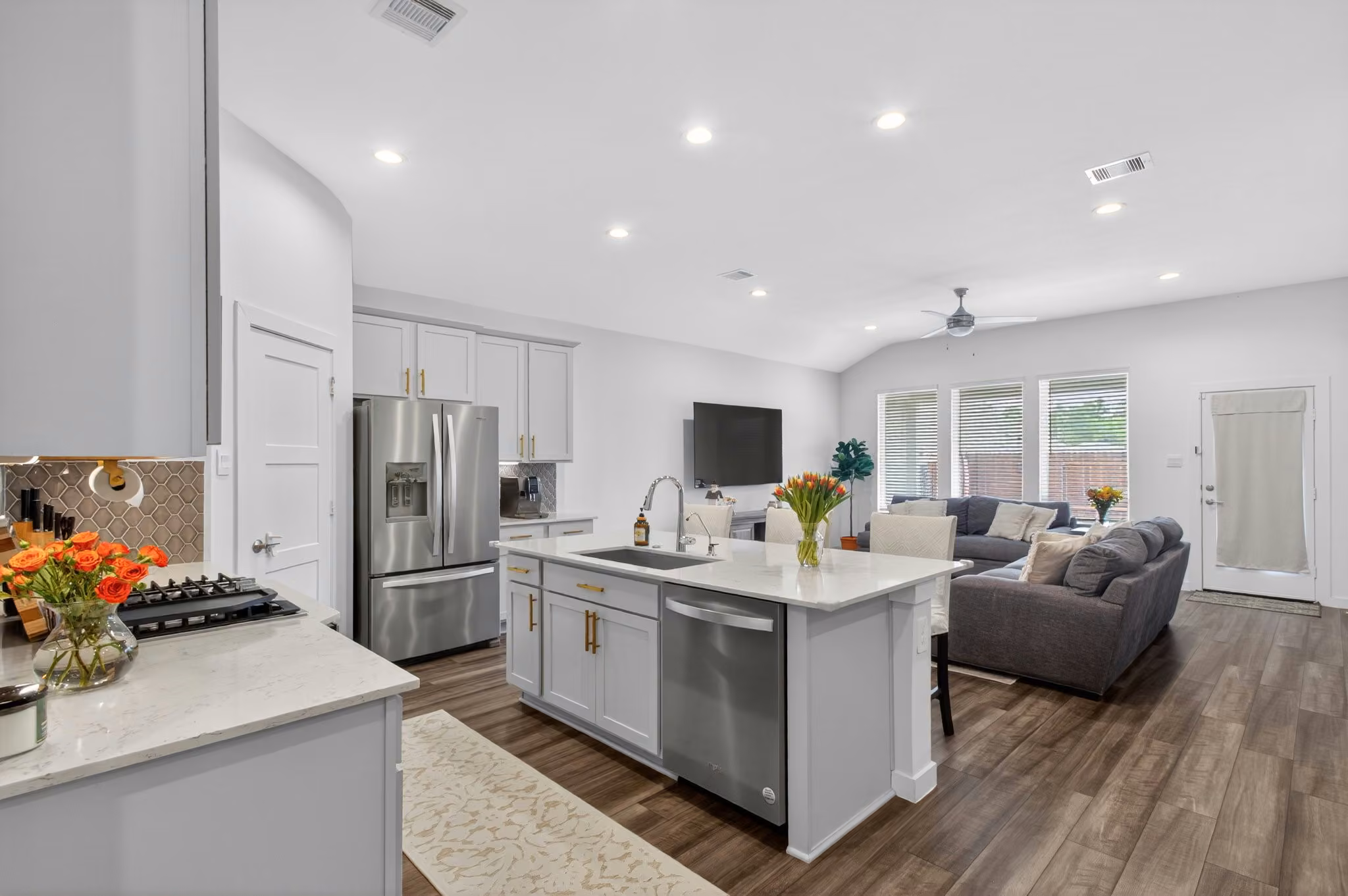 Photo 4 of 14006 Grand Teton Lane, Conroe, TX