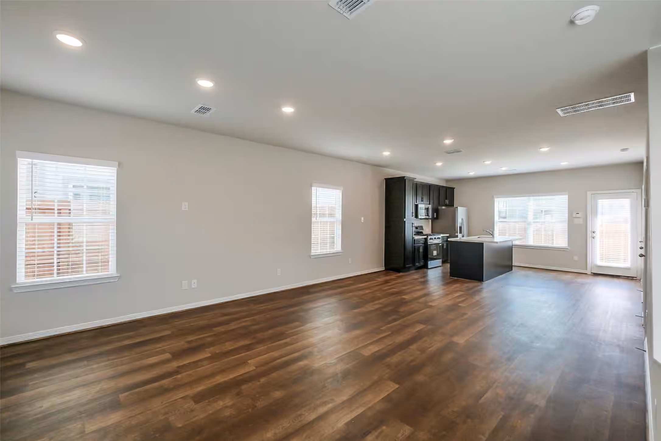 Photo 6 of 6407 Paris Street, Houston, TX