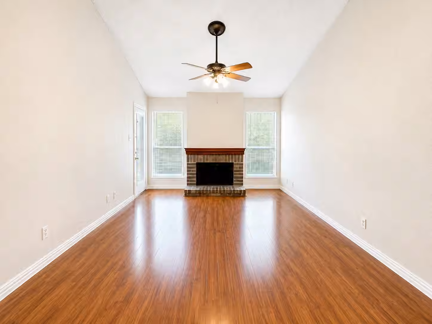 Photo 3 of 7900 N Stadium Drive 8, Houston, TX