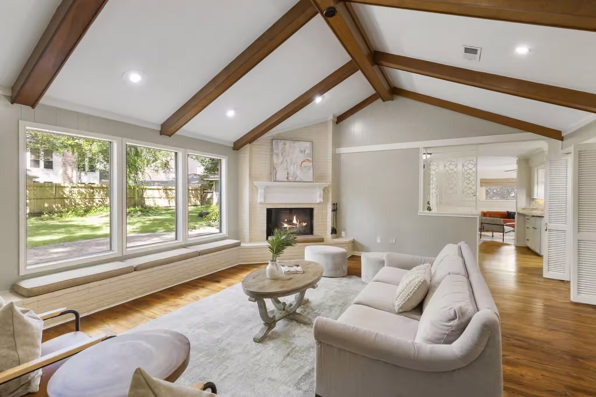 Photo 5 of 13711 Crickett Hollow Drive, Houston, TX