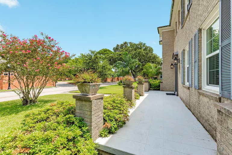 Photo 4 of 36 Cedar Lawn Circle, Galveston, TX