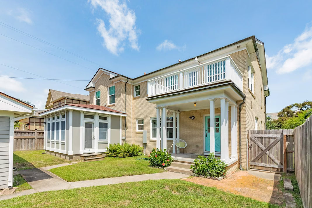 Photo 5 of 36 Cedar Lawn Circle, Galveston, TX