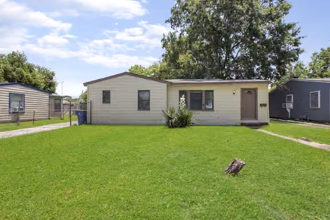 Photo of 1202 13th Street N, Texas City, TX