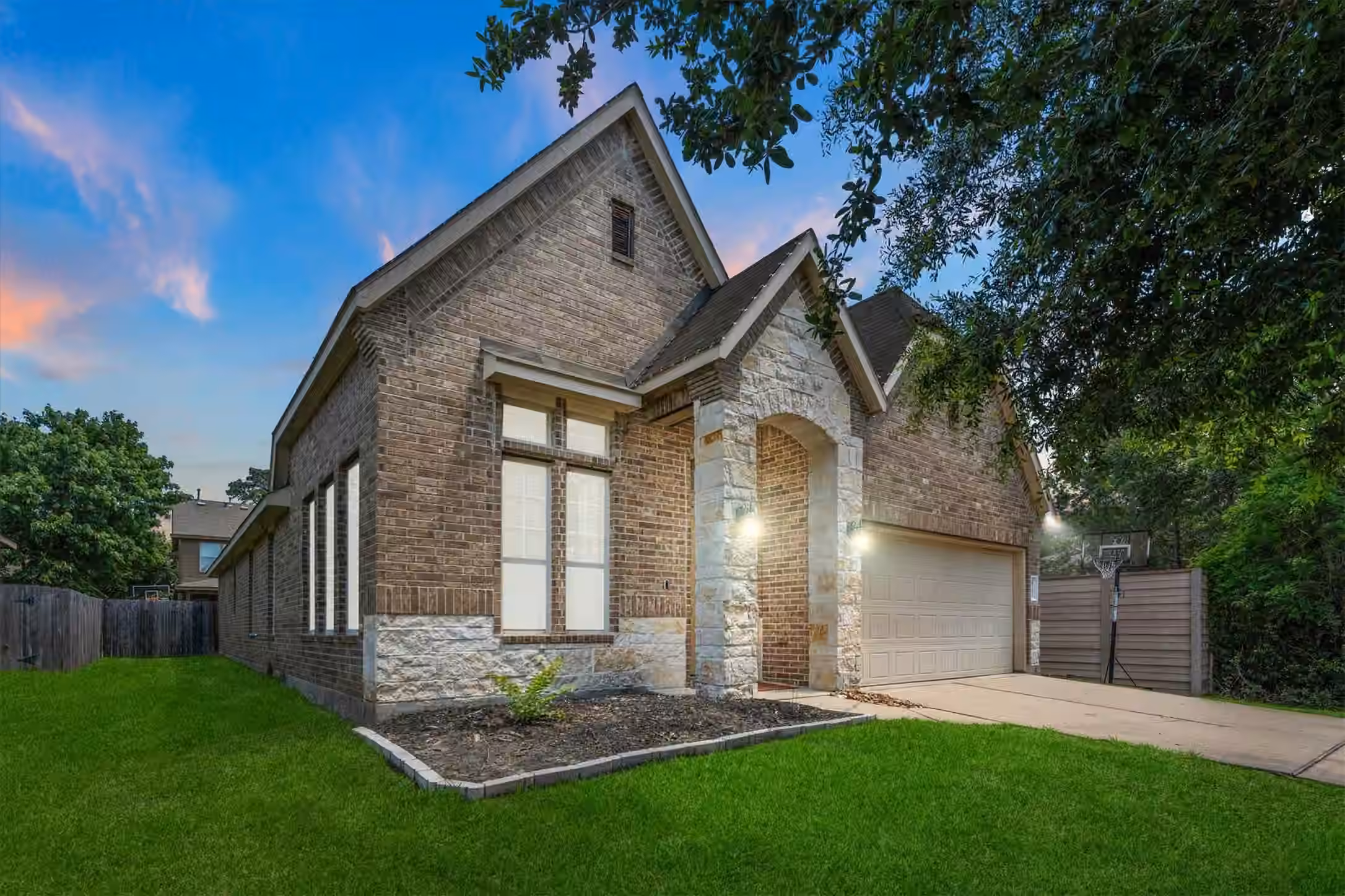 Photo 2 of 8702 Alicia Drive, Tomball, TX