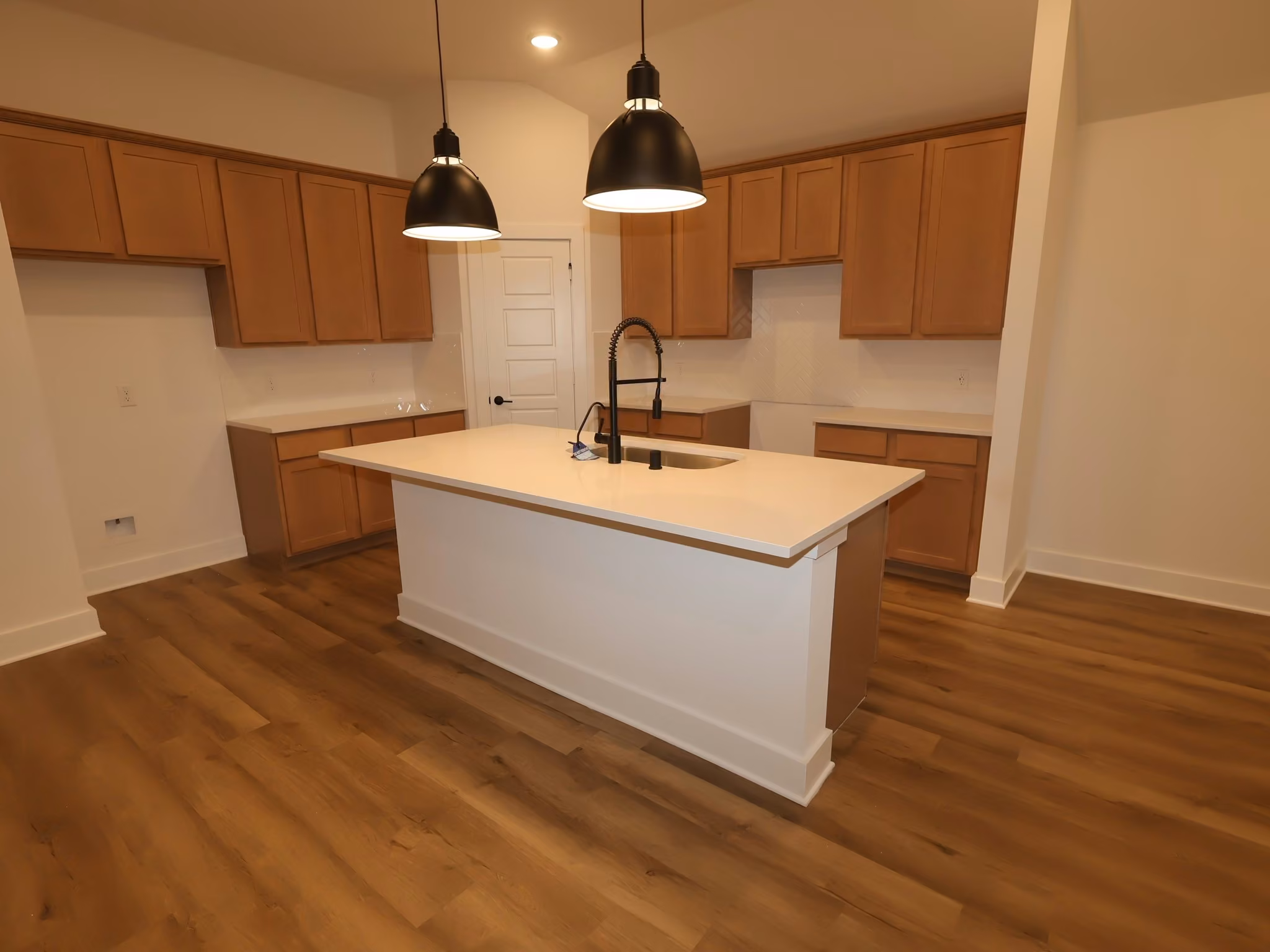 Photo 3 of 13921 Baikal Manor Drive, Santa Fe, TX