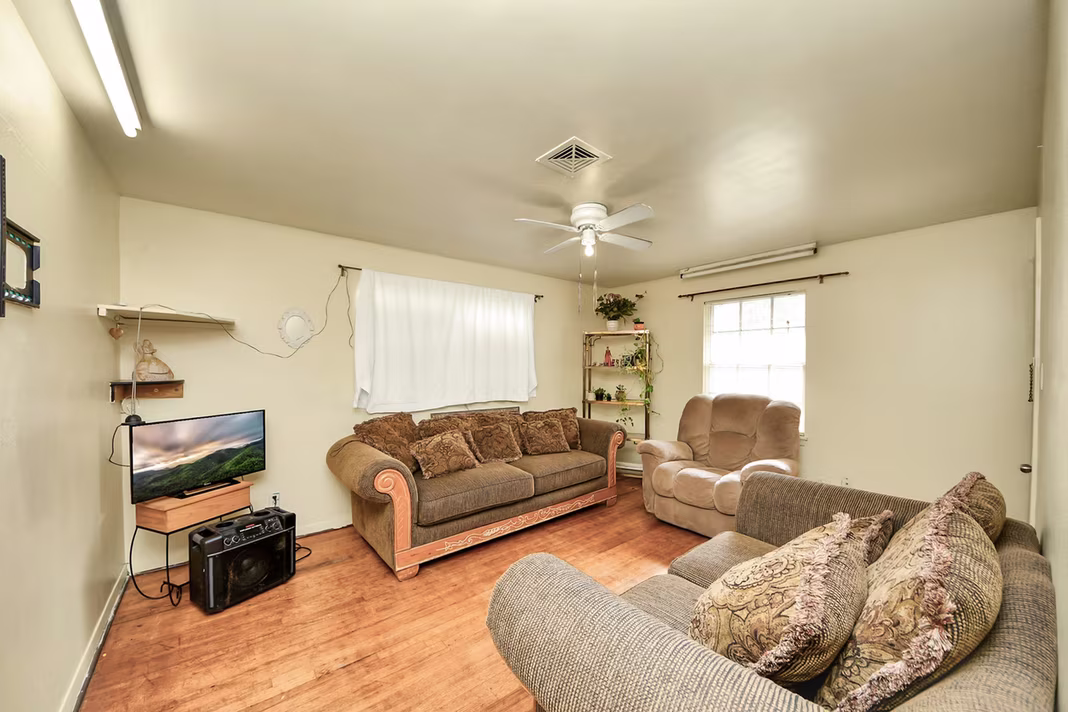 Photo 4 of 9701 Foredale Street, Houston, TX
