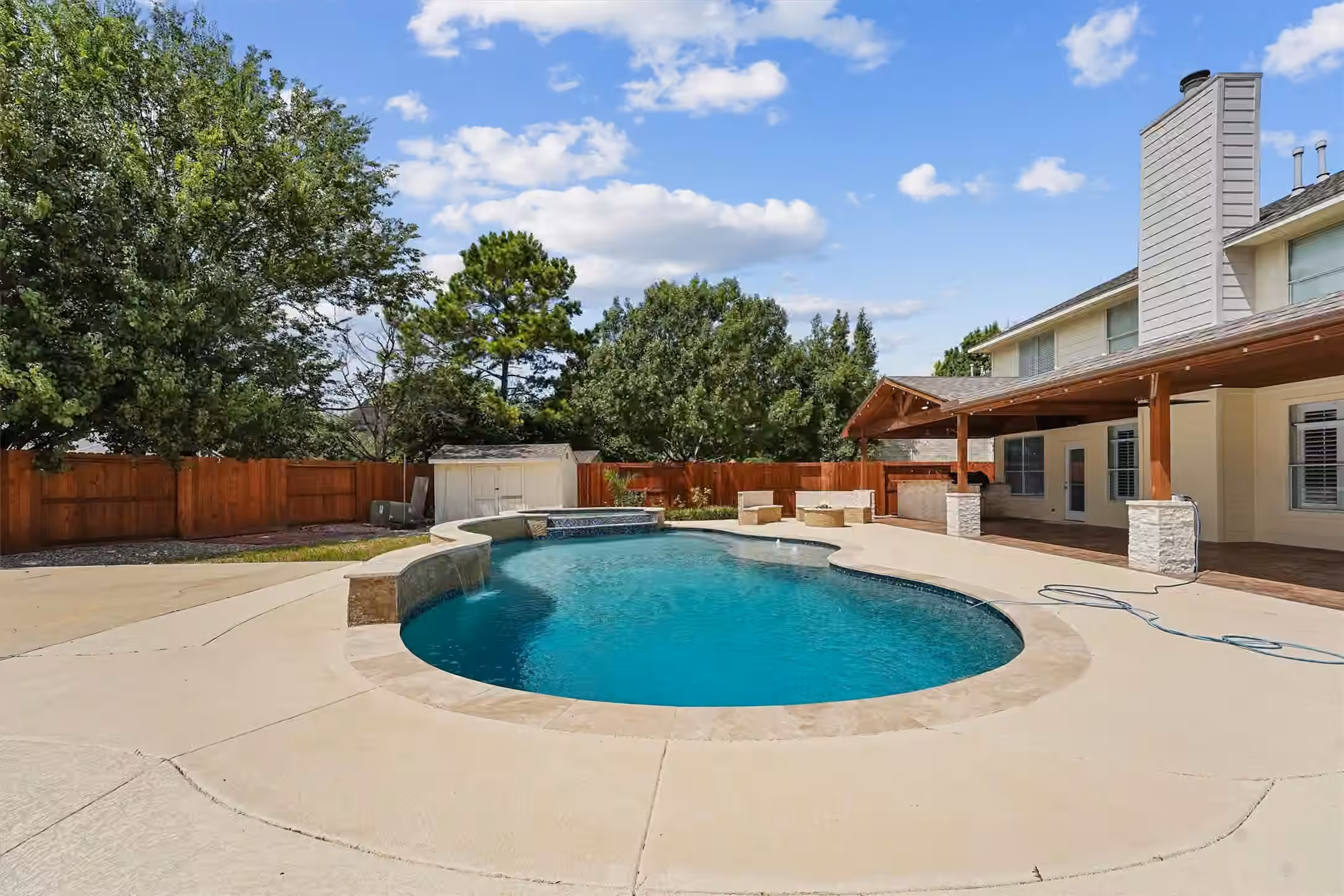 Photo 5 of 2322 Meadow Briar Drive, Sugar Land, TX