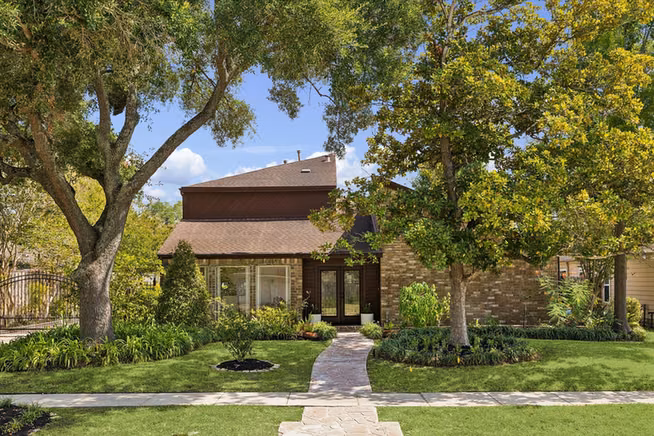 Photo 2 of 11523 Highgrove Drive, Houston, TX