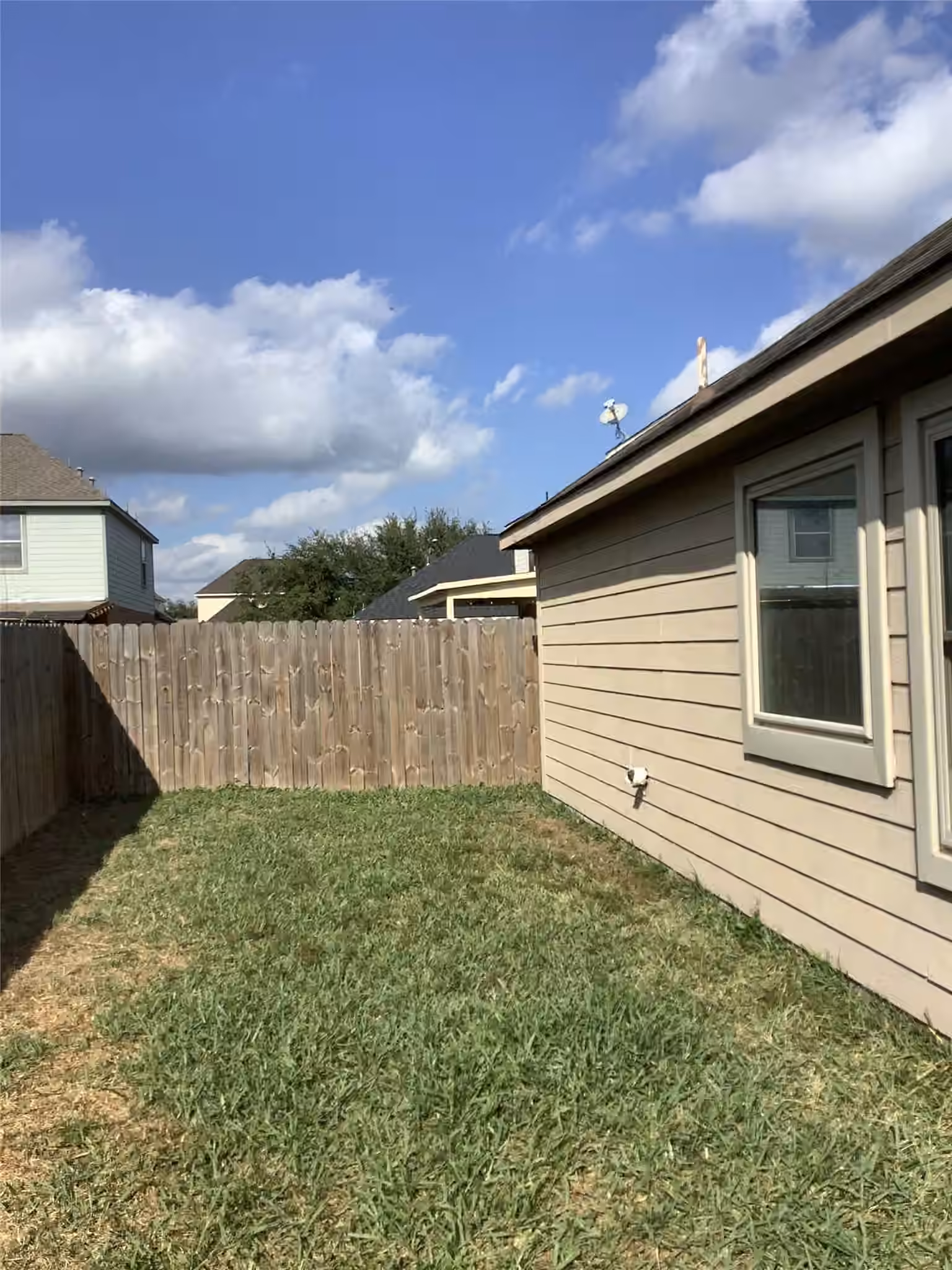 Photo 3 of 18215 Major Glen Circle, Humble, TX