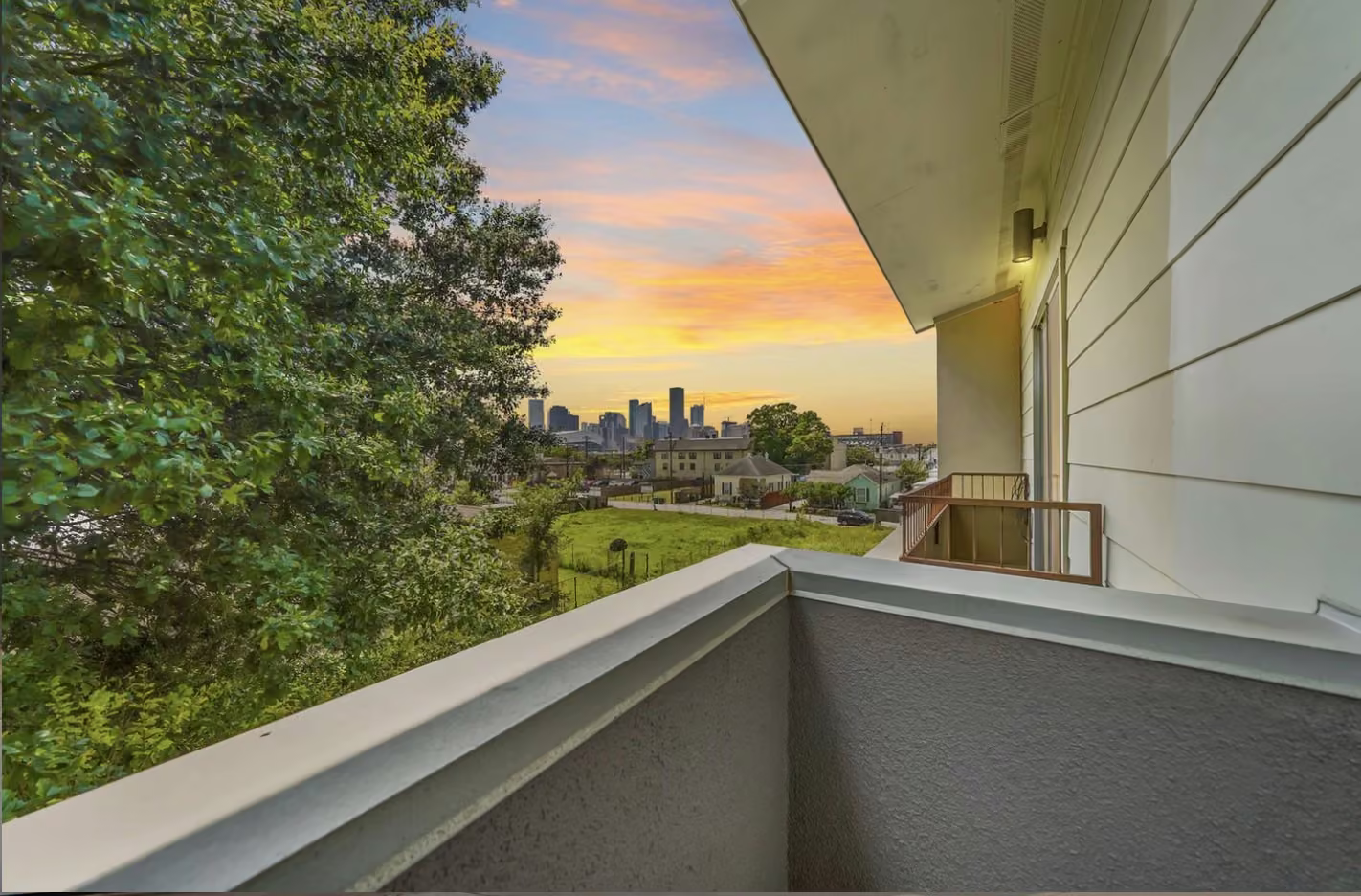 Photo 2 of 318 Mcalpine Street, Houston, TX
