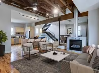 Photo 3 of 318 Mcalpine Street, Houston, TX