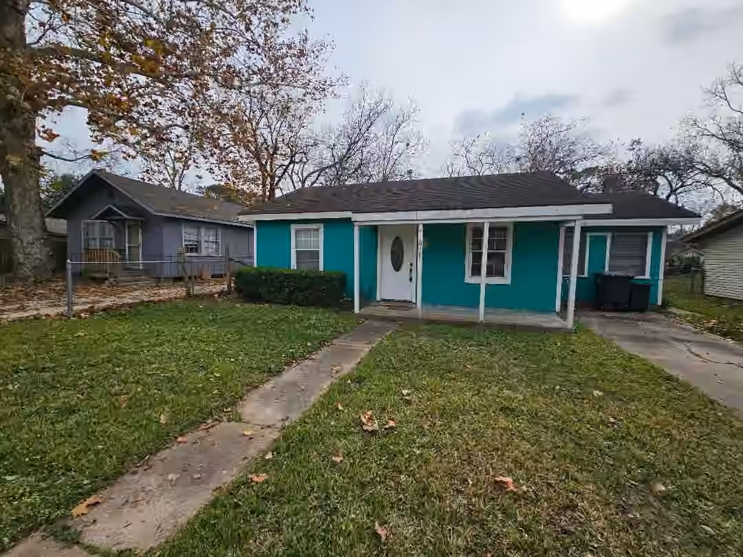 Photo of 1013 W Snyder Street, Alvin, TX 77511