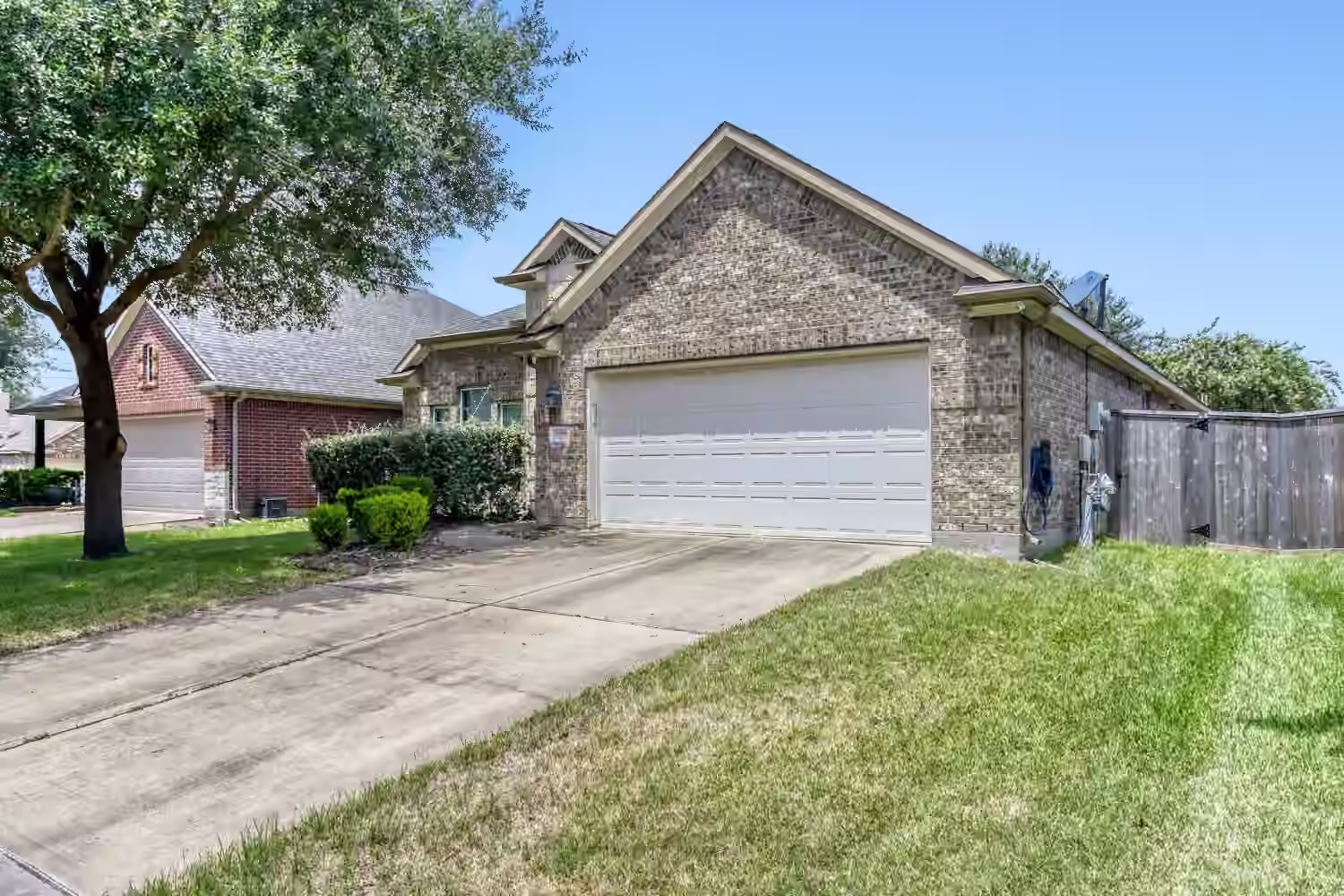 Photo 2 of 21554 Barrett Knolls Drive, Richmond, TX