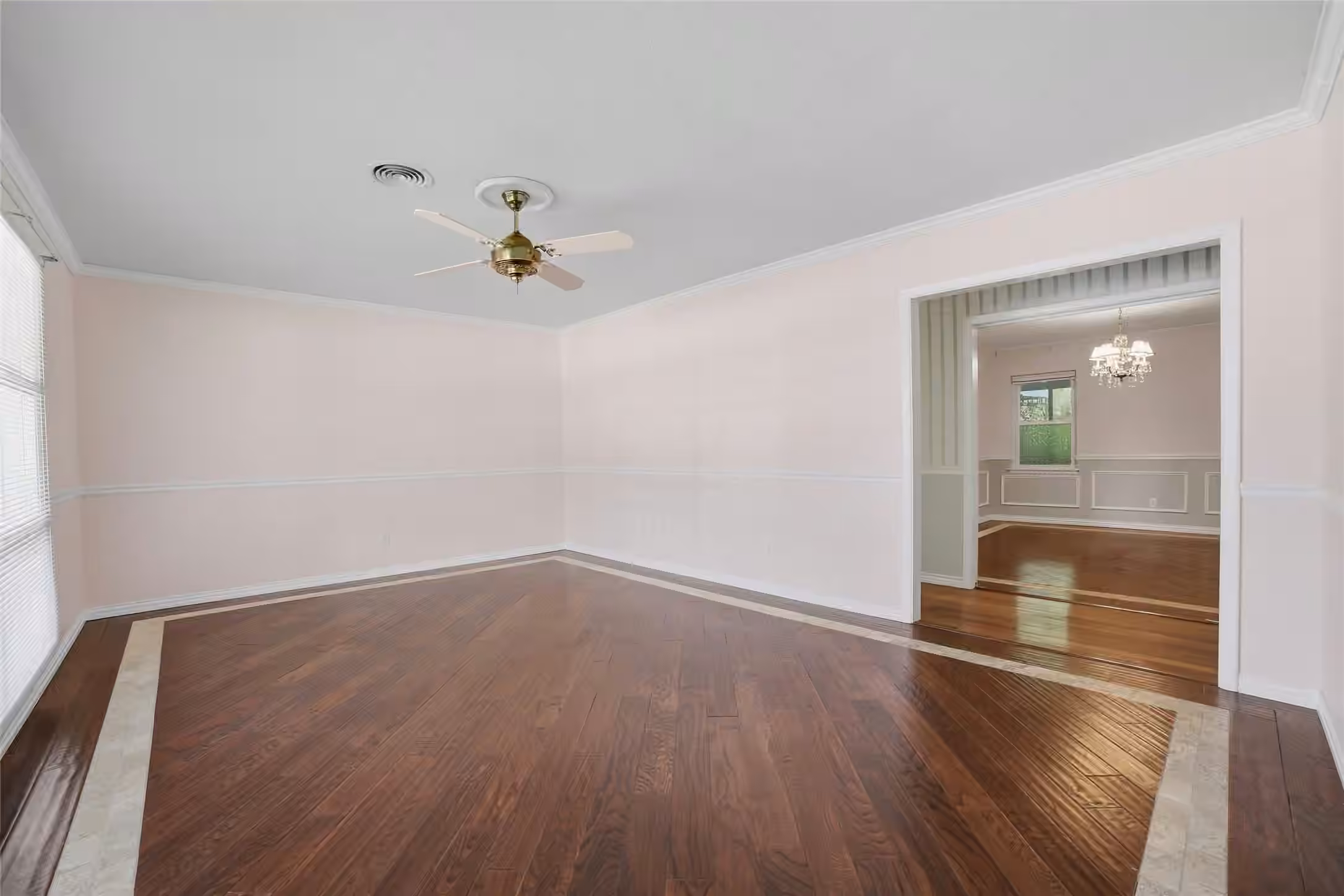 Photo 6 of 10402 Shadow Wood Drive, Houston, TX