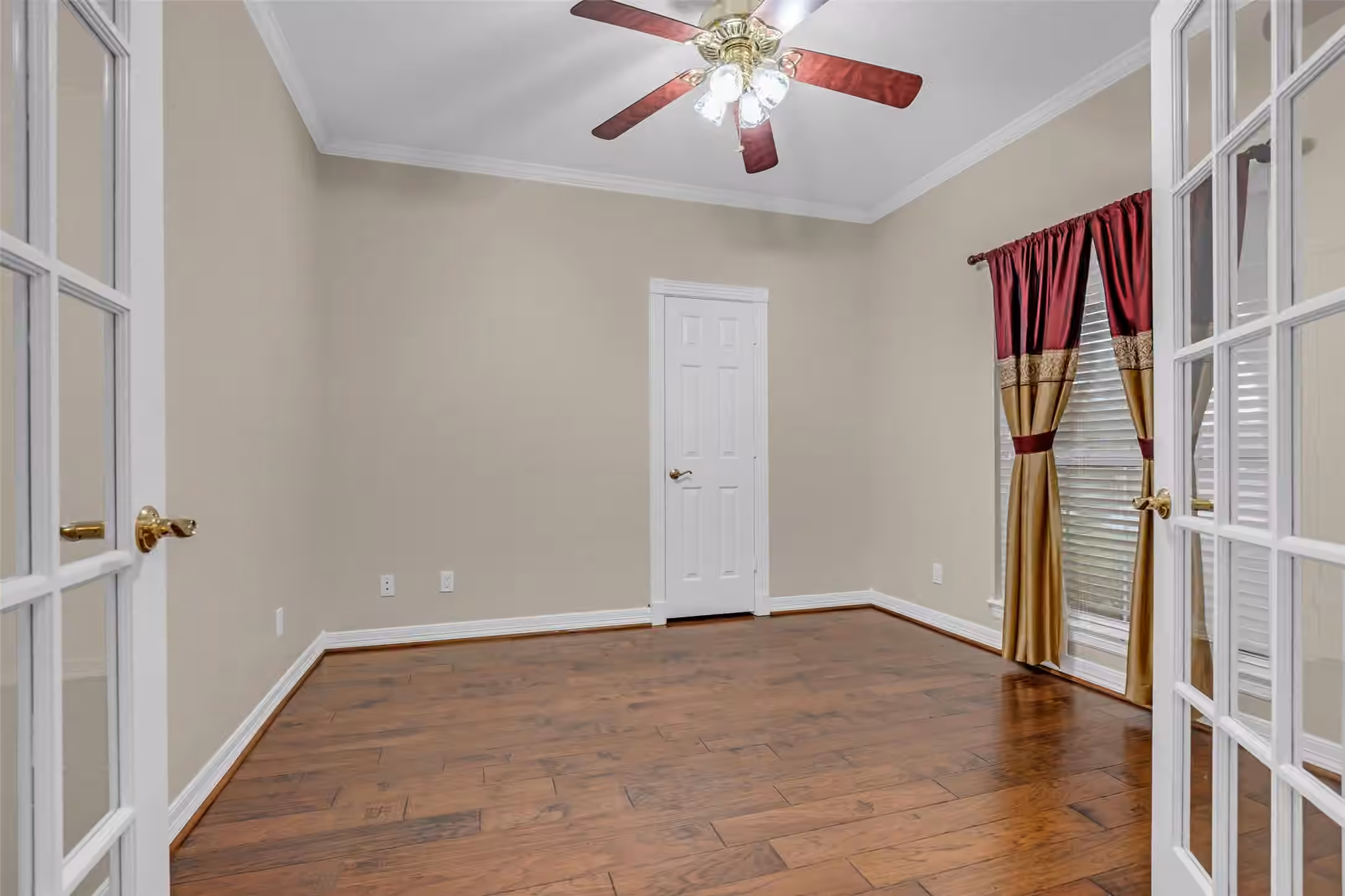 Photo 3 of 3931 Bolivia Drive, Pasadena, TX