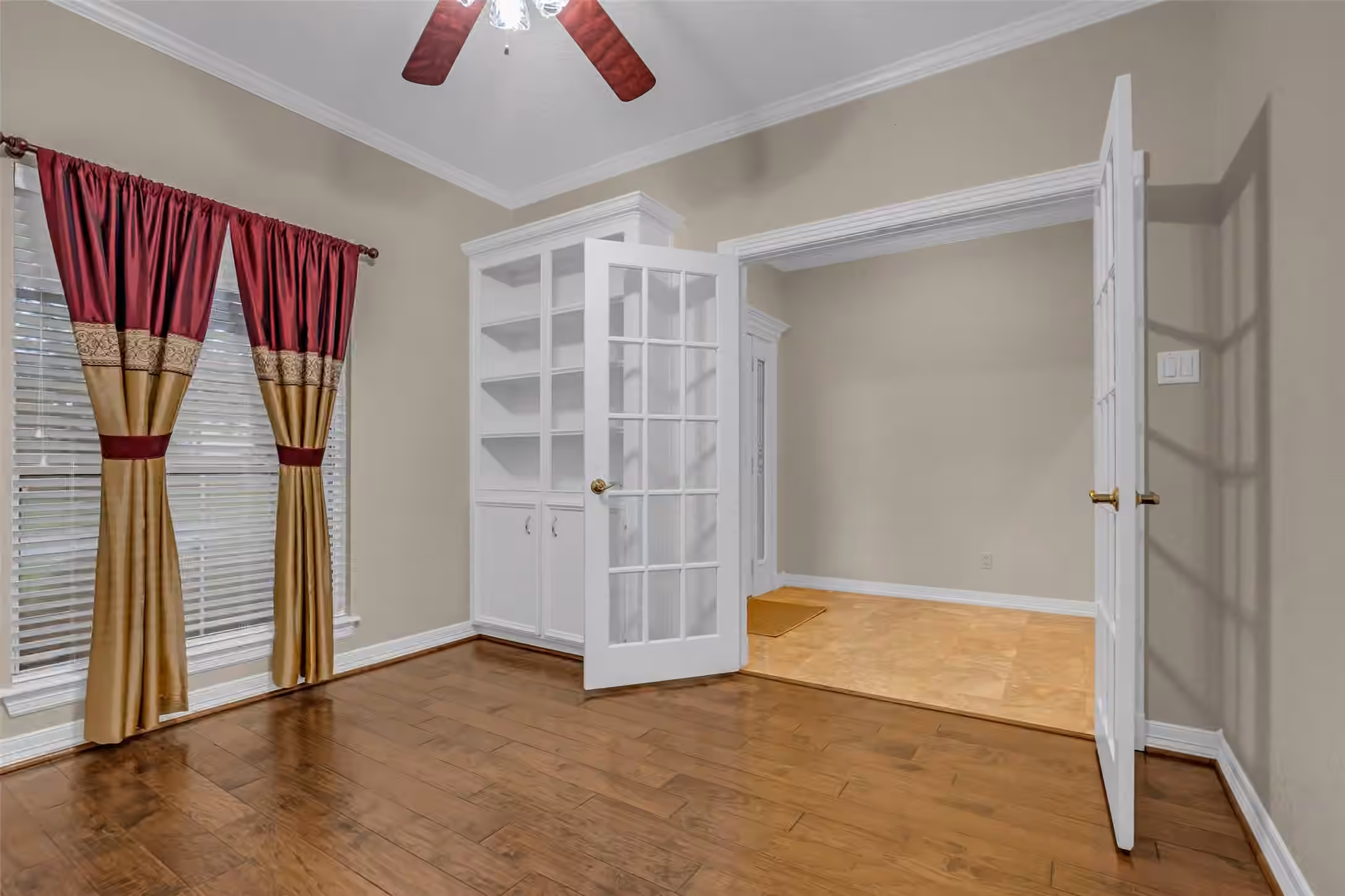 Photo 4 of 3931 Bolivia Drive, Pasadena, TX
